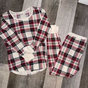 Old Navy Plaid Pajama matching Set - flannel long sleeved holiday Christmas